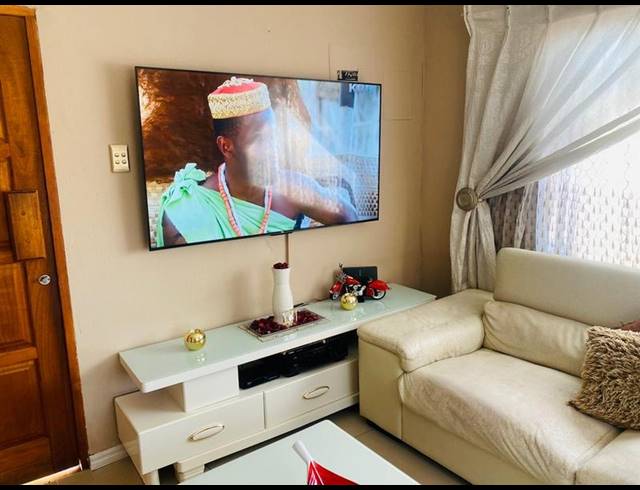 3 BEDROOM HOUSE FOR SALE IN PROTEA GLEN